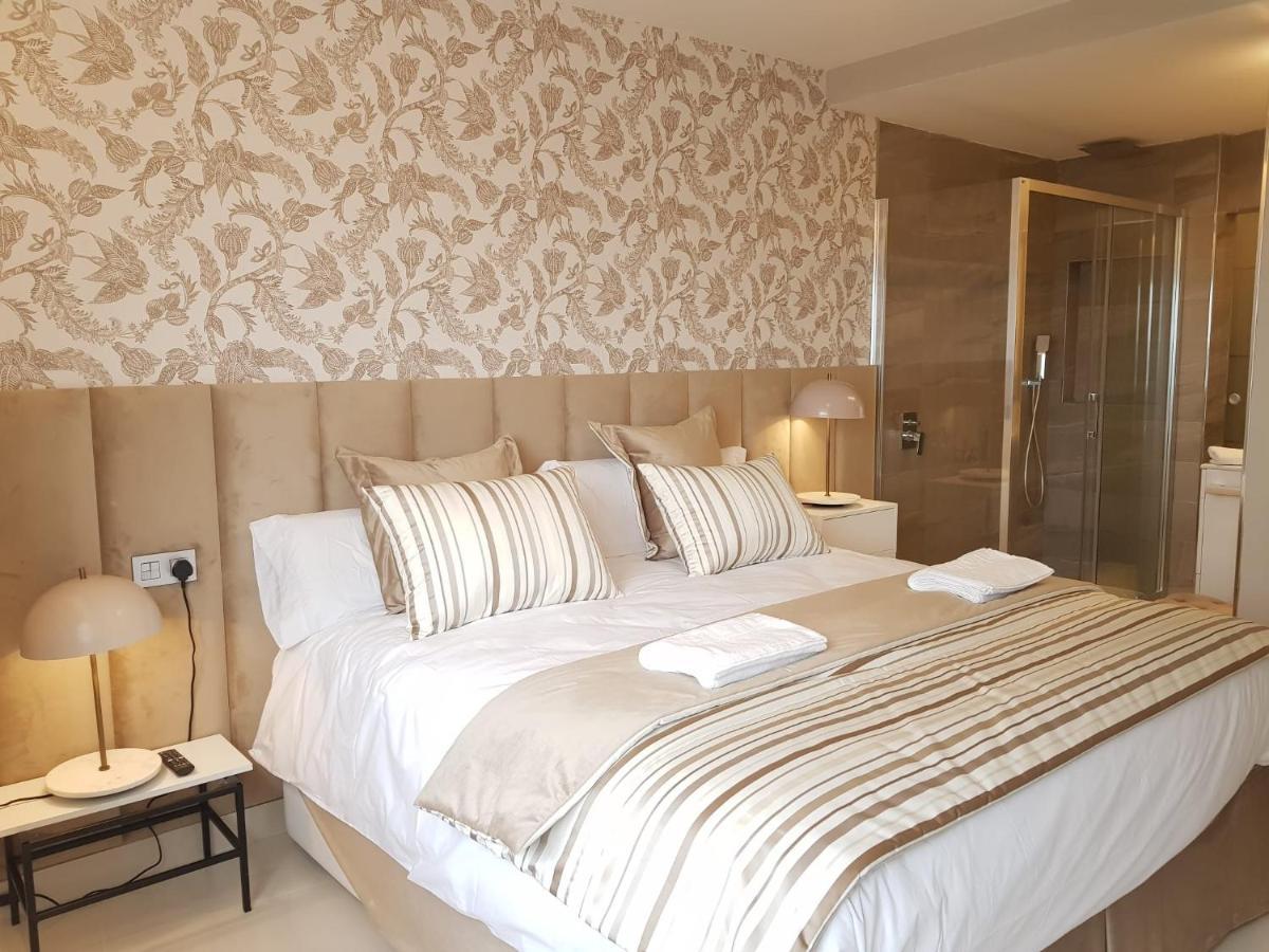 Fabulous Apartment In Front Of Sea & Marina With Incredible Views Estepona Exterior photo